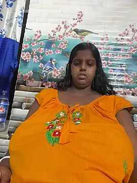 Snapshot of Beauty-queen chatting on April 26, 2026, 12:14 pm Beauty-queen online show from April 26, 2026, 12:14 pm