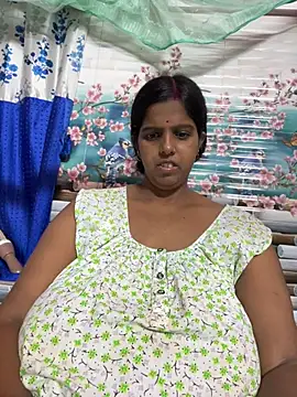 Beauty-queen online show from July 28, 2026, 3:32 pm