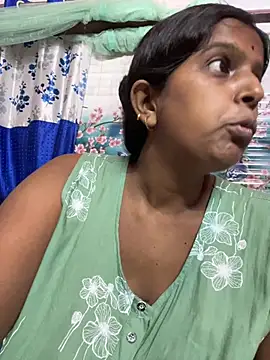 Beauty-queen online show from July 29, 2026, 2:37 pm
