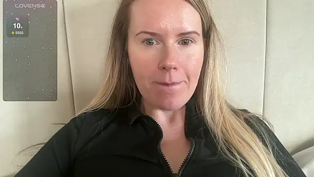 Snapshot of redheadrosie69 chatting on February 26, 2025, 10:36 am redheadrosie69 online show from February 26, 2025, 10:36 am