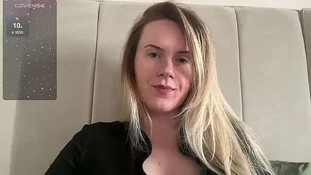 Snapshot of redheadrosie69 chatting on February 26, 2025, 2:46 pm redheadrosie69 online show from February 26, 2025, 2:46 pm