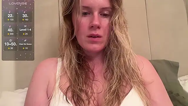 Snapshot of redheadrosie69 chatting on March 7, 2025, 7:38 pm redheadrosie69 online show from March 7, 2025, 7:38 pm