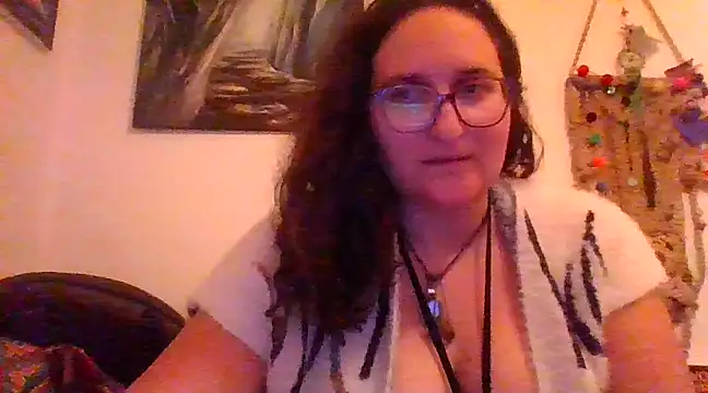 juicyrubies online show from March 21, 2025, 1:45 pm