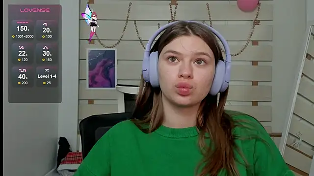 Snapshot of Josephine_Kiss chatting on March 13, 2025, 1:07 pm Josephine Kiss online show from March 13, 2025, 1:07 pm