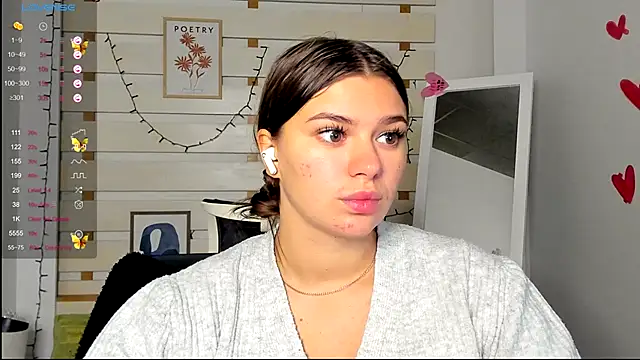 Snapshot of Josephine_Kiss chatting on October 21, 2025, 12:39 pm Josephine Kiss online show from October 21, 2025, 12:39 pm