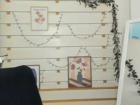 Josephine Kiss online show from November 21, 2025, 12:59 pm