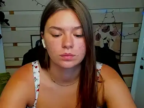 Snapshot of Josephine_Kiss chatting on June 24, 2026, 6:56 am Josephine Kiss online show from June 24, 2026, 6:56 am
