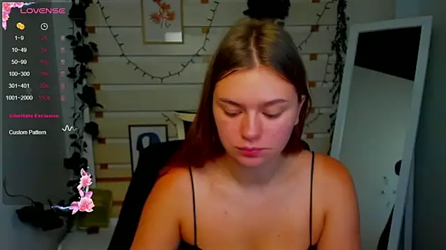 Snapshot of Josephine_Kiss chatting on July 27, 2026, 1:51 pm Josephine Kiss online show from July 27, 2026, 1:51 pm
