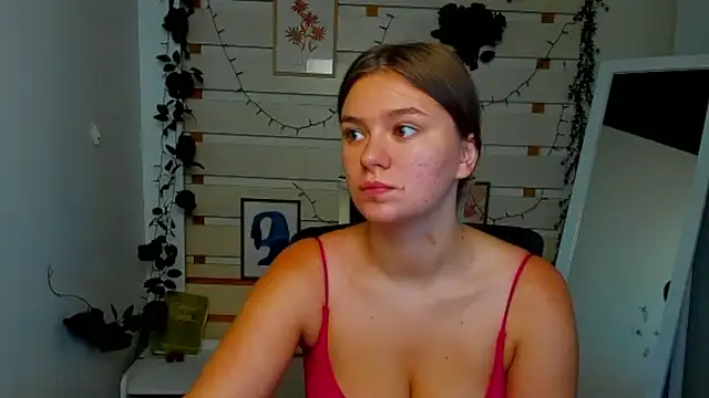 Snapshot of Josephine_Kiss chatting on August 3, 2026, 1:49 pm Josephine Kiss online show from August 3, 2026, 1:49 pm