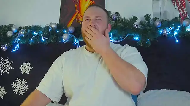 Snapshot of RoddyStill chatting on December 17, 2024, 2:11 pm RoddyStill online show from December 17, 2024, 2:11 pm