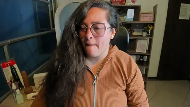 SaraThomso online show from November 7, 2025, 3:17 am