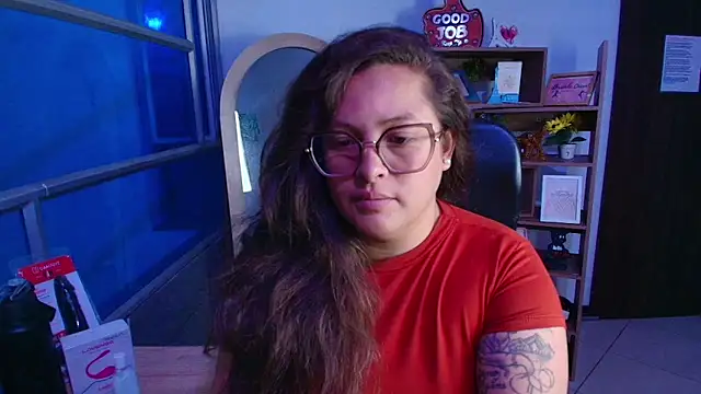 SaraThomso online show from November 19, 2025, 3:28 am