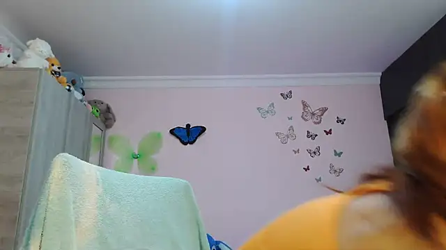 Snapshot of caroline_jonson chatting on November 14, 2025, 8:29 pm caroline jonson online show from November 14, 2025, 8:29 pm