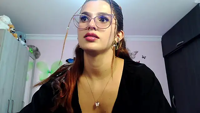 Snapshot of caroline_jonson chatting on November 17, 2025, 9:53 pm caroline jonson online show from November 17, 2025, 9:53 pm