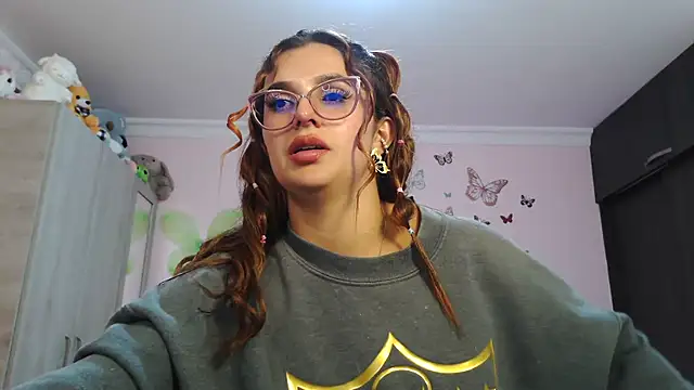 Snapshot of caroline_jonson chatting on December 4, 2025, 8:28 pm caroline jonson online show from December 4, 2025, 8:28 pm