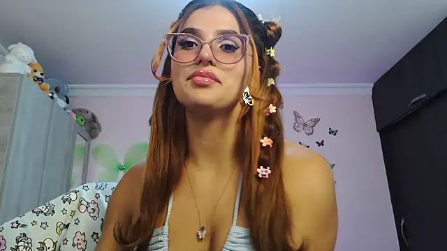 Snapshot of caroline_jonson chatting on December 13, 2025, 9:42 pm caroline jonson online show from December 13, 2025, 9:42 pm