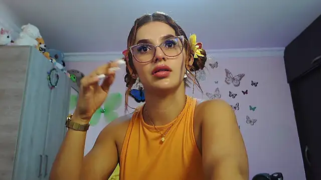 Snapshot of caroline_jonson chatting on January 10, 2026, 7:48 pm caroline jonson online show from January 10, 2026, 7:48 pm