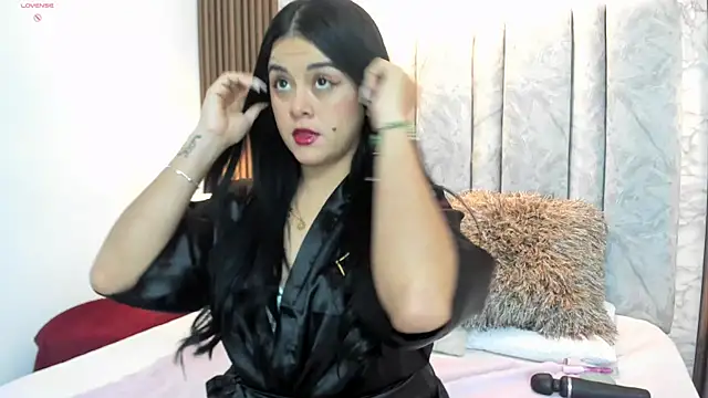 Snapshot of tifany__ross chatting on February 10, 2025, 2:41 am tifany ross online show from February 10, 2025, 2:41 am