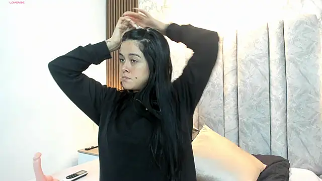 Snapshot of tifany__ross chatting on March 1, 2025, 2:48 am tifany ross online show from March 1, 2025, 2:48 am