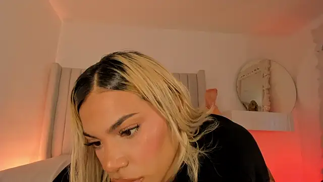 Shelynna azzul online show from March 24, 2026, 8:03 pm