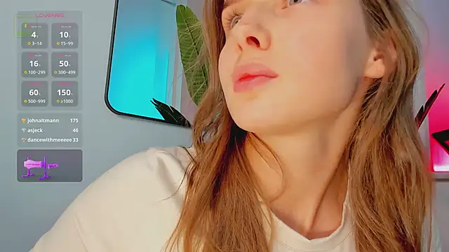 Snapshot of Whitney_Svonn chatting on December 13, 2024, 10:51 am Whitney Svonn online show from December 13, 2024, 10:51 am