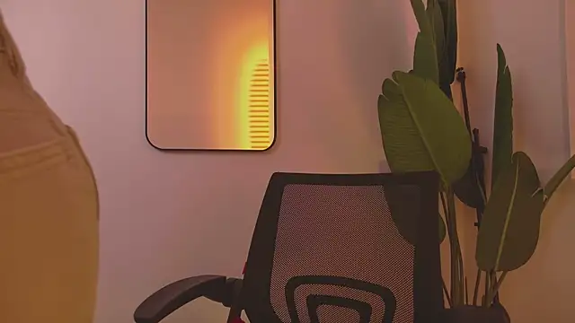 Snapshot of Whitney_Svonn chatting on March 6, 2025, 10:30 am Whitney Svonn online show from March 6, 2025, 10:30 am