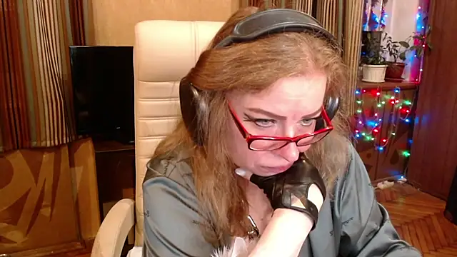 Miss Tress online show from July 4, 2026, 9:43 pm