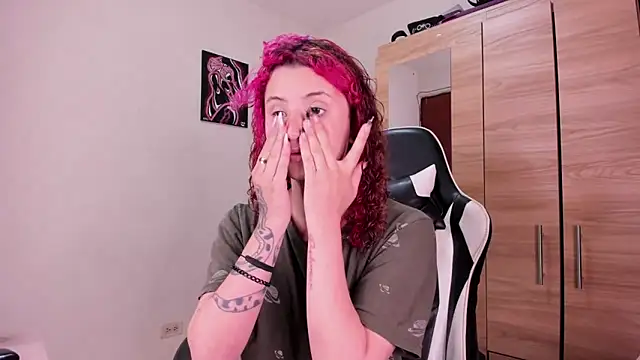 Snapshot of valent_27 chatting on October 17, 2025, 3:53 am valent 27 online show from October 17, 2025, 3:53 am