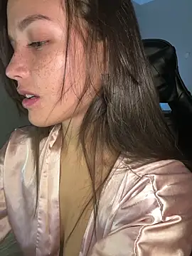 Snapshot of MisFrekcles_ chatting on October 14, 2025, 9:21 am MisFrekcles online show from October 14, 2025, 9:21 am