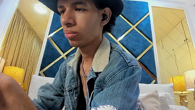 Snapshot of TomyMosterCock chatting on April 8, 2026, 8:31 pm TomyMosterCock online show from April 8, 2026, 8:31 pm