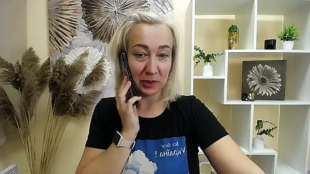 Snapshot of Amor_fati_ chatting on September 9, 2025, 1:32 pm Amor fati online show from September 9, 2025, 1:32 pm