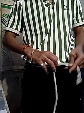 Snapshot of hotvarunrita chatting on October 23, 2025, 4:23 am hotvarunrita online show from October 23, 2025, 4:23 am