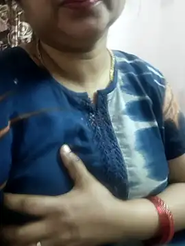 Snapshot of cuteyqueen chatting on December 6, 2024, 5:22 pm cuteyqueen online show from December 6, 2024, 5:22 pm