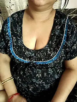 cuteyqueen online show from March 18, 2026, 3:31 am