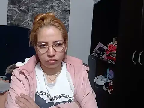 Snapshot of THEBOSSLARA chatting on November 15, 2025, 3:30 pm THEBOSSLARA online show from November 15, 2025, 3:30 pm