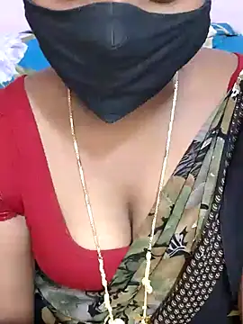 Snapshot of louise92 chatting on December 1, 2024, 6:30 pm louise92 online show from December 1, 2024, 6:30 pm