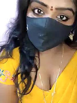 Snapshot of louise92 chatting on December 4, 2024, 8:45 am louise92 online show from December 4, 2024, 8:45 am