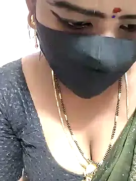 Snapshot of louise92 chatting on January 27, 2025, 4:43 pm louise92 online show from January 27, 2025, 4:43 pm