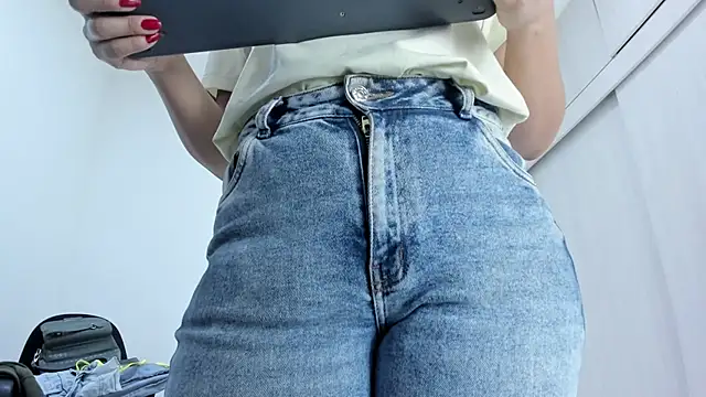 Amelia Debora Antonella online show from February 23, 2026, 2:03 pm