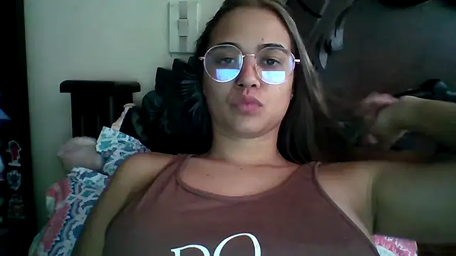 trianabell online show from September 28, 2025, 3:50 pm