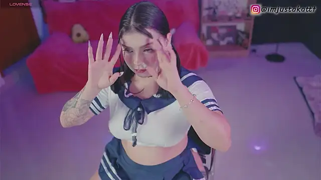 sensualkattt online show from November 4, 2025, 1:32 pm