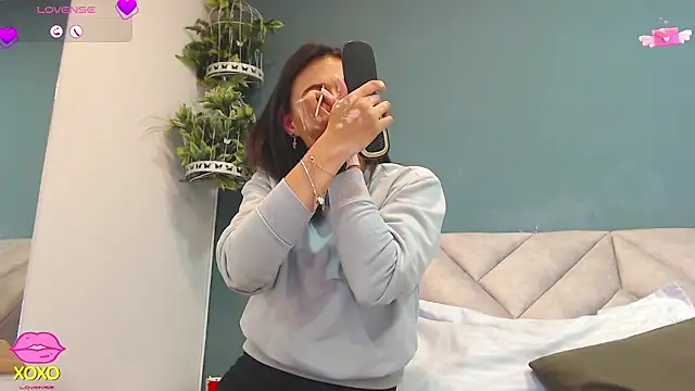 Snapshot of SharisWillian chatting on March 6, 2026, 4:20 am SharisWillian online show from March 6, 2026, 4:20 am