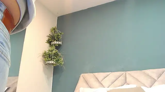 Snapshot of SharisWillian chatting on March 19, 2026, 4:16 am SharisWillian online show from March 19, 2026, 4:16 am