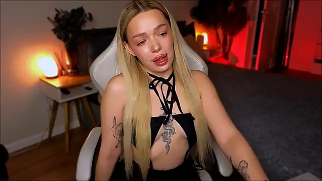 Lily Yin online show from February 23, 2026, 5:49 am