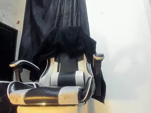 DaianaLutz online show from December 16, 2025, 9:09 pm