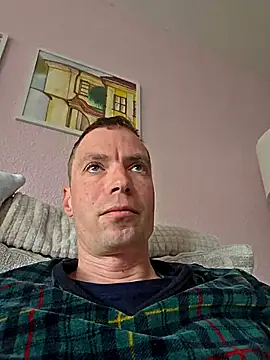 Schnubby1 online show from May 8, 2026, 9:25 am