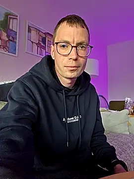 Schnubby1 online show from May 12, 2026, 2:25 pm