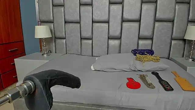 Snapshot of Foxy_Assh_ chatting on October 22, 2025, 11:21 am Foxy Assh online show from October 22, 2025, 11:21 am