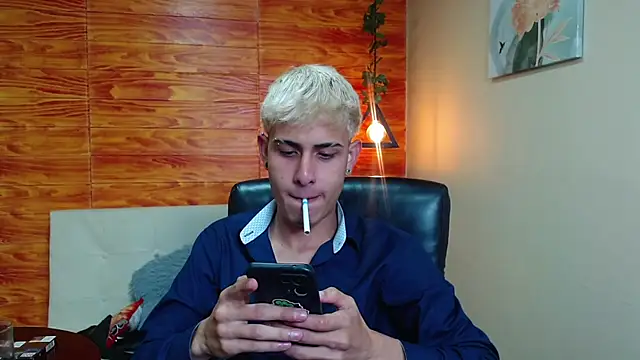 Snapshot of Bastiaan_28 chatting on December 12, 2024, 2:26 am Bastiaan 28 online show from December 12, 2024, 2:26 am