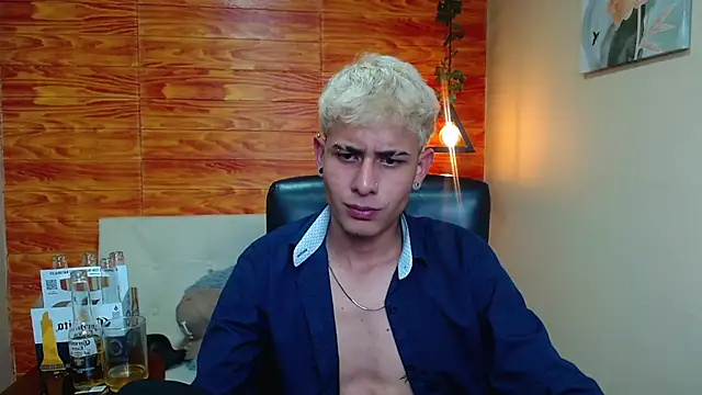 Snapshot of Bastiaan_28 chatting on December 12, 2024, 9:19 am Bastiaan 28 online show from December 12, 2024, 9:19 am